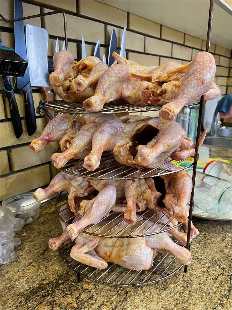 бассейн в шале с сауной, зоной барбекю и кухней в Вилла с видом на горы