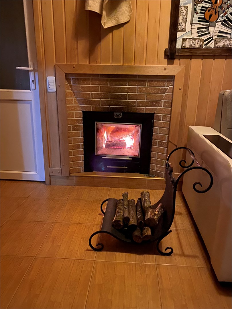 бассейн в шале с сауной, зоной барбекю и кухней в Вилла с видом на горы