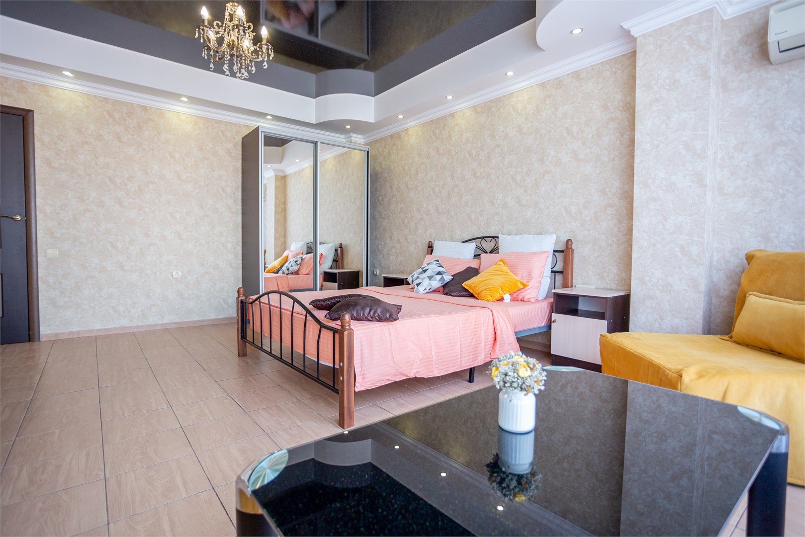 Апартаменты с балконом в Apart lux