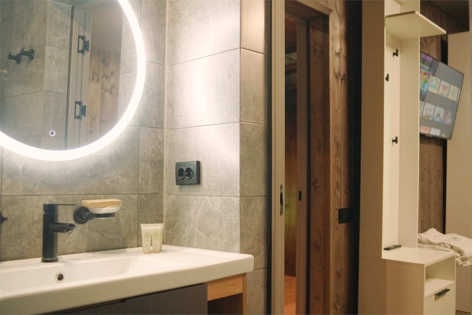 Стандарт трехместный номер в Атмосфера village