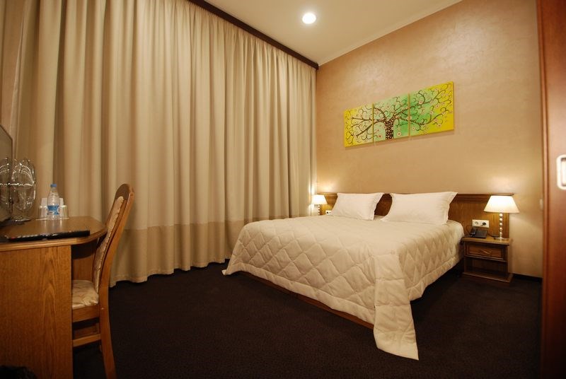 СЕМЕЙНЫЙ в Николь