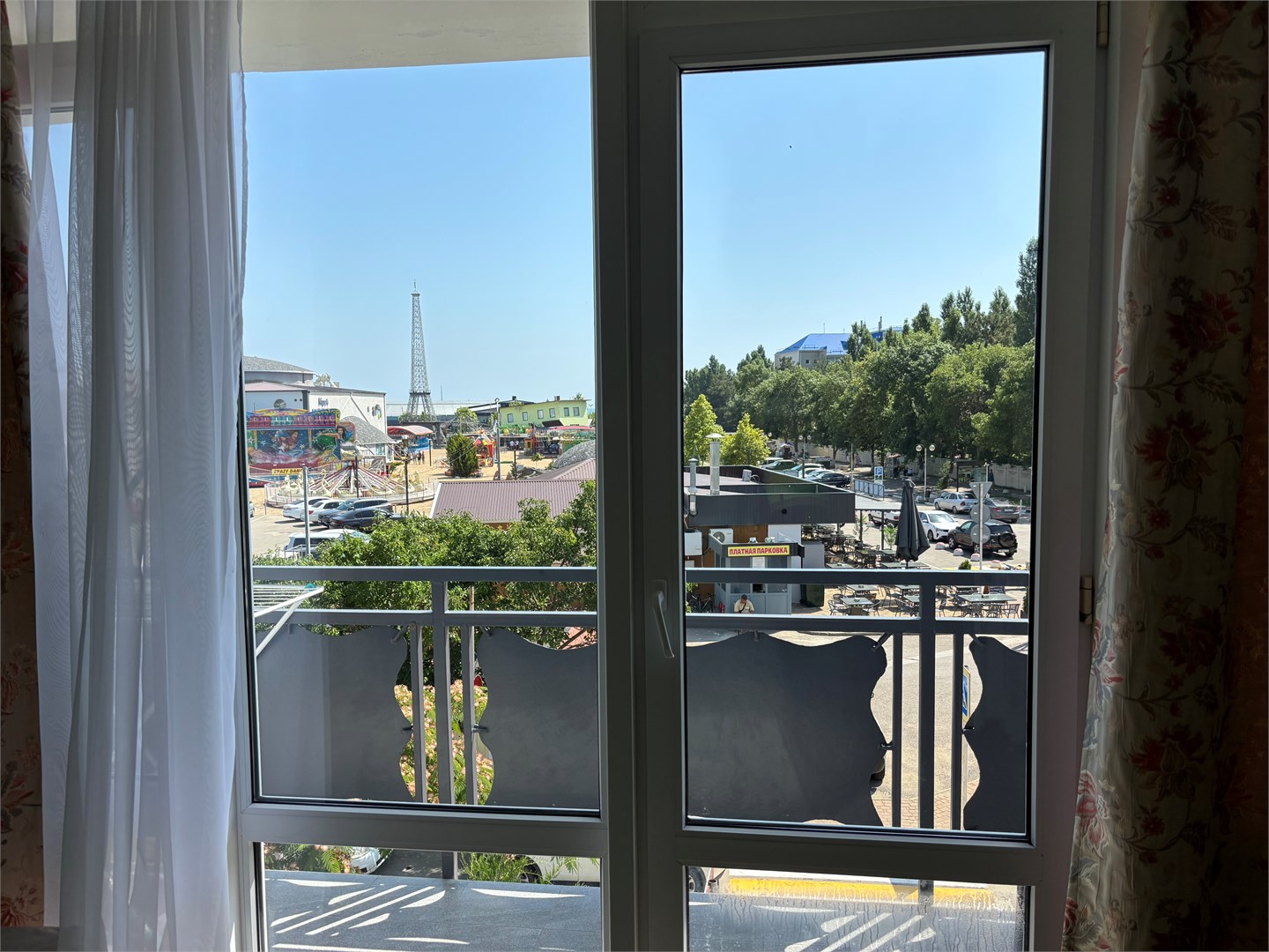 Стандартный двухместный с двумя кроватями и 1 дополнительным местом, с балконом в Казачок