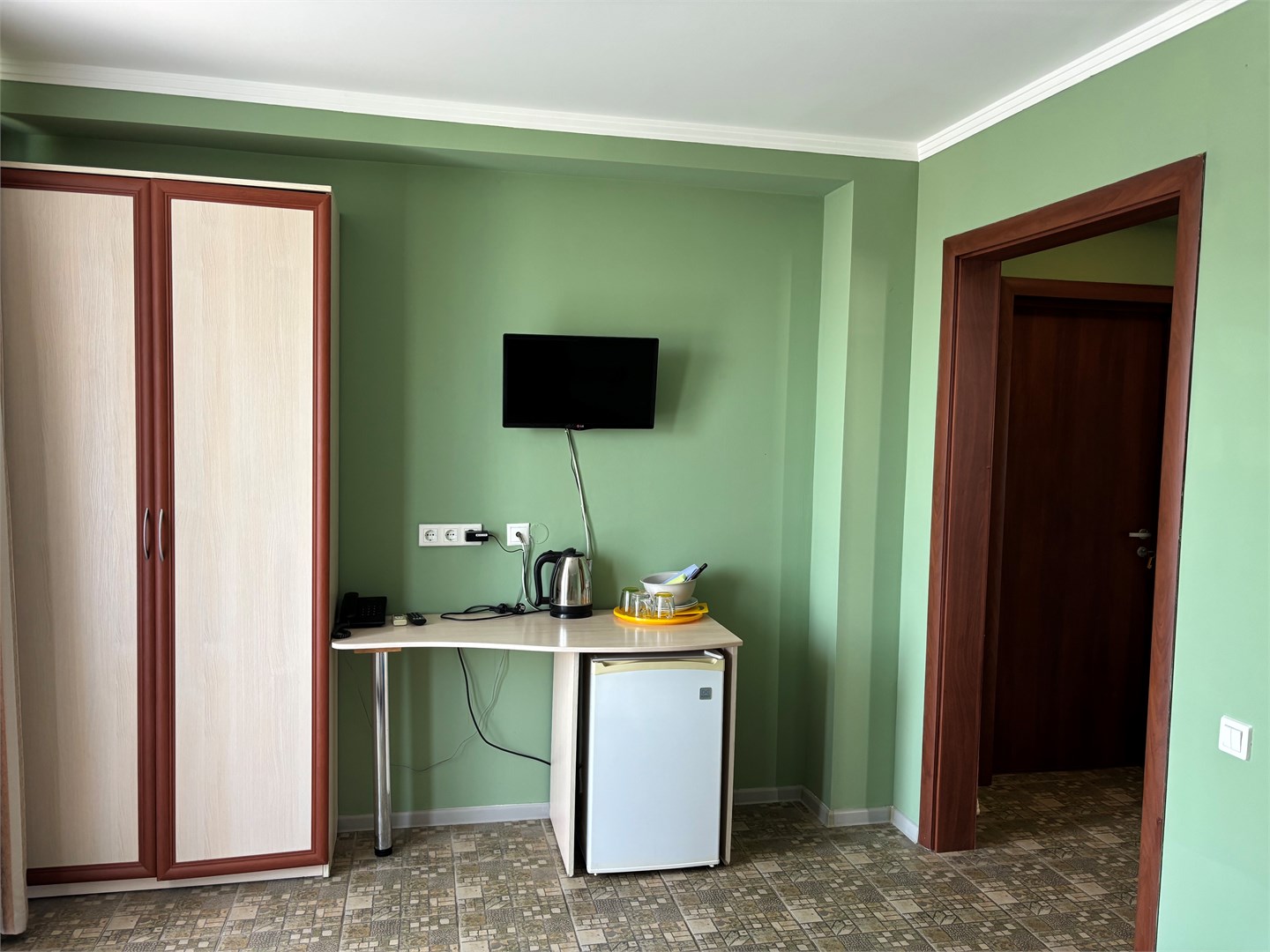 Стандартный двухместный с двуспальной кроватью и 1 дополнительным местом, с балконом в Казачок