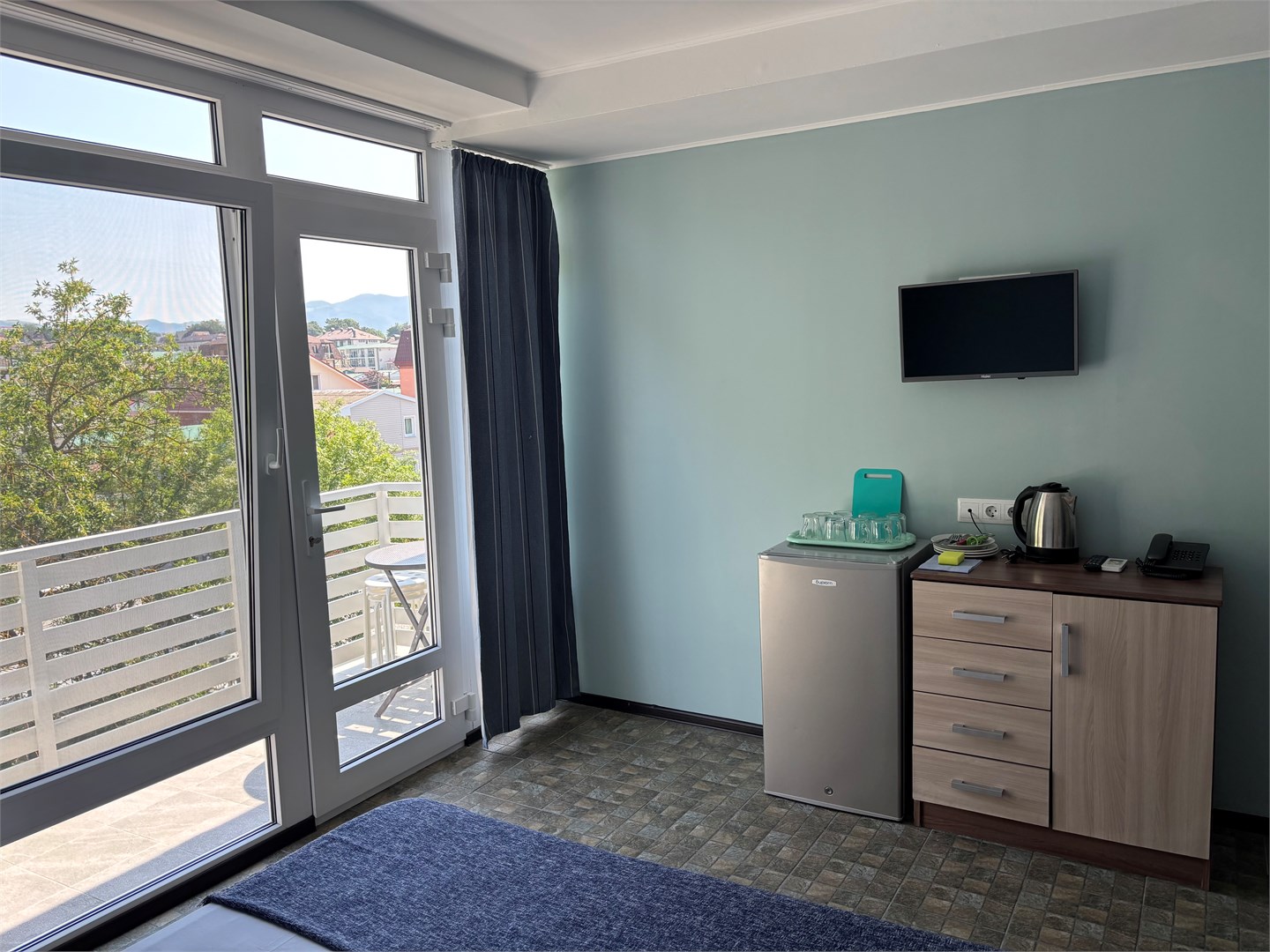 Стандартный четырехместный с 1 дополнительным местом, с балконом в Казачок