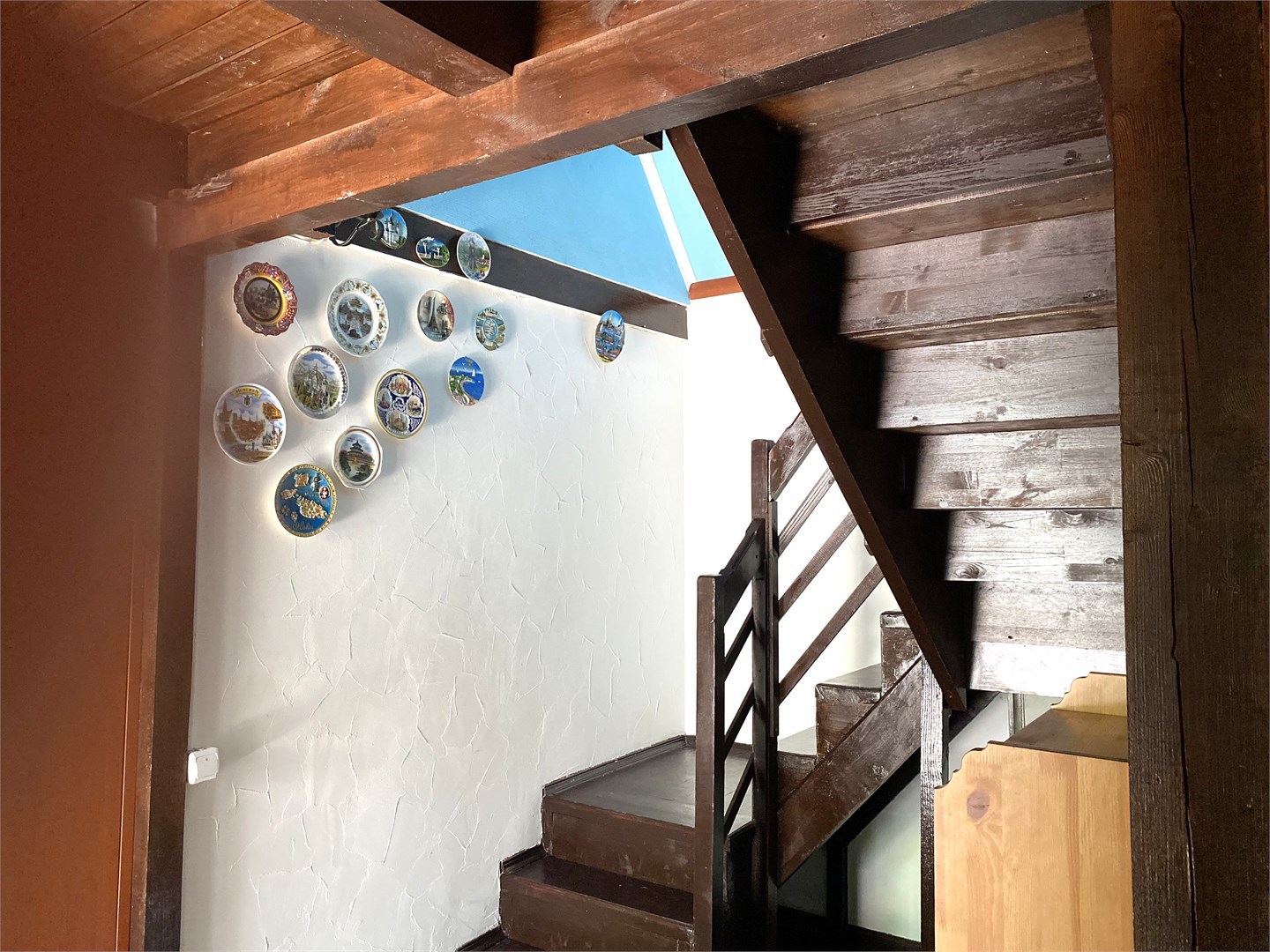 Двухэтажный восьмиместный мини-коттедж с 1 дополнительным местом в Казачок