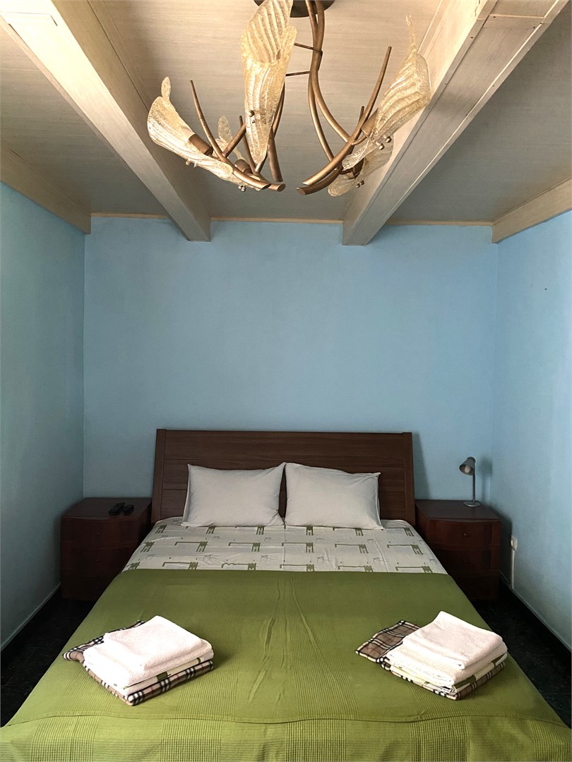 Двухэтажный восьмиместный мини-коттедж с 1 дополнительным местом в Казачок