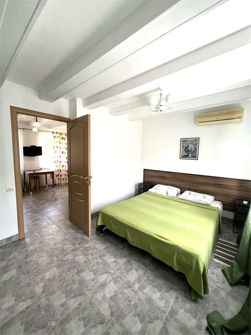 Двухкомнатный четырехместный номер с двуспальной кроватью и 1 дополнительным местом в Казачок