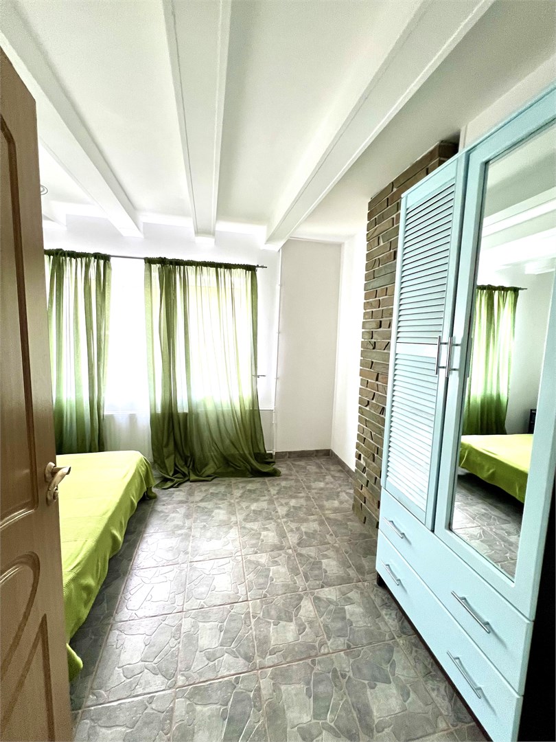 Двухкомнатный четырехместный номер с двуспальной кроватью и 1 дополнительным местом в Казачок