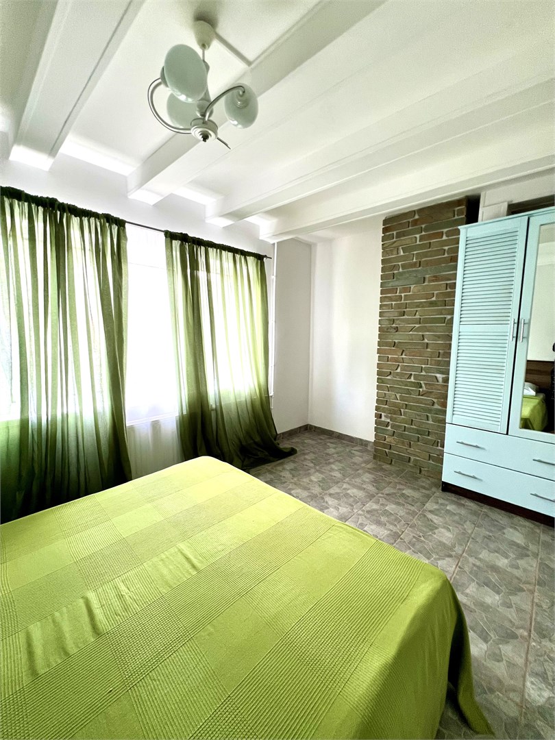 Двухкомнатный четырехместный номер с двуспальной кроватью и 1 дополнительным местом в Казачок