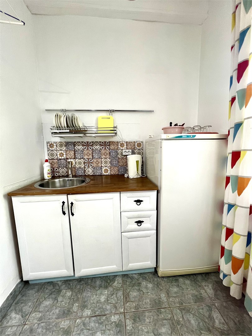 Двухкомнатный пятиместный номер с 3 односпальными кроватями в Казачок