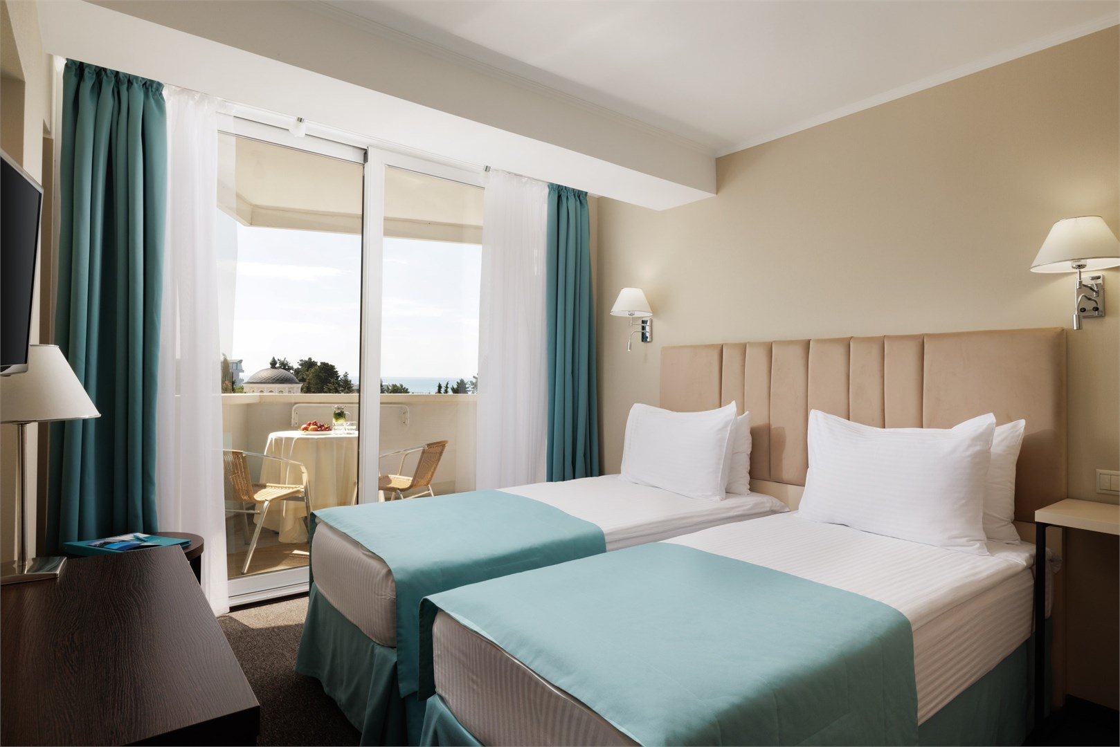 Смежный (Connected room) в Sea galaxy hotel congress&SPA