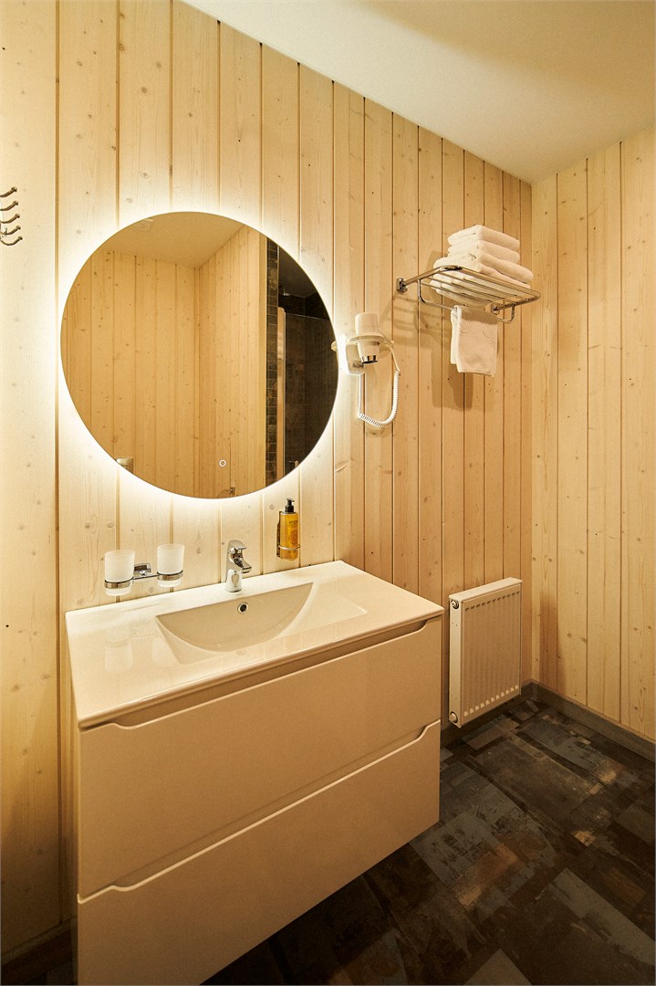 Корпус №2 "Стандарт" с видом на гору в Маяк