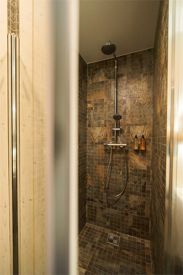 Корпус №2 "Стандарт" с видом на реку в Маяк