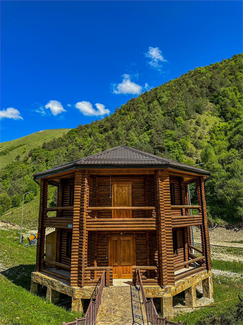 Коттедж 8-ми гранник в Кезеной-Ам