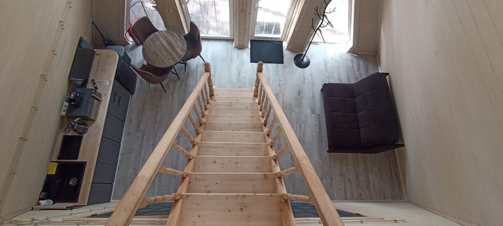 Семейный коттедж с террасой и панорамным остеклением в Морошка