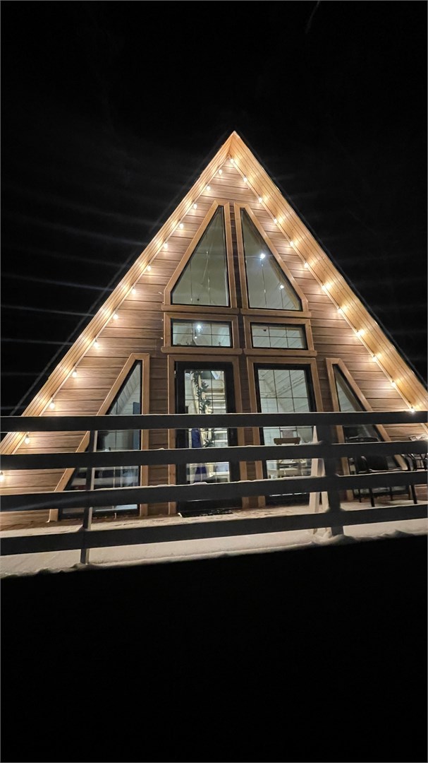 Семейный коттедж с террасой и панорамным остеклением в Морошка