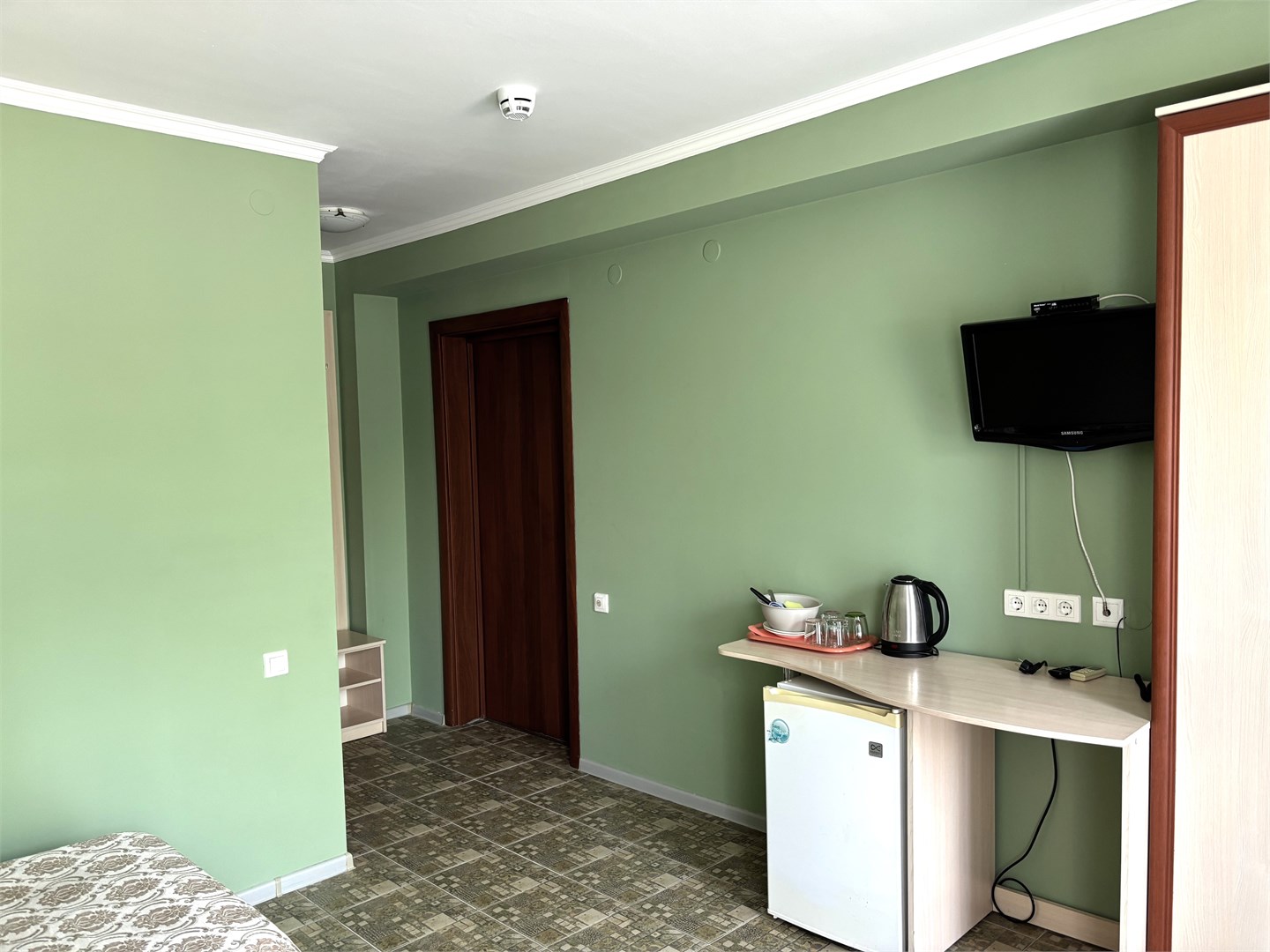 Стандартный двухместный с двумя кроватями и 1 дополнительным местом, без балкона в Казачок