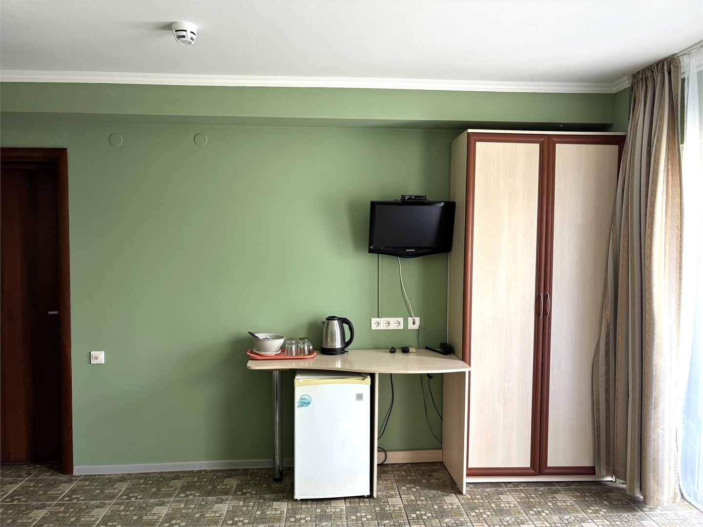 Стандартный двухместный с двумя кроватями и 1 дополнительным местом, без балкона в Казачок