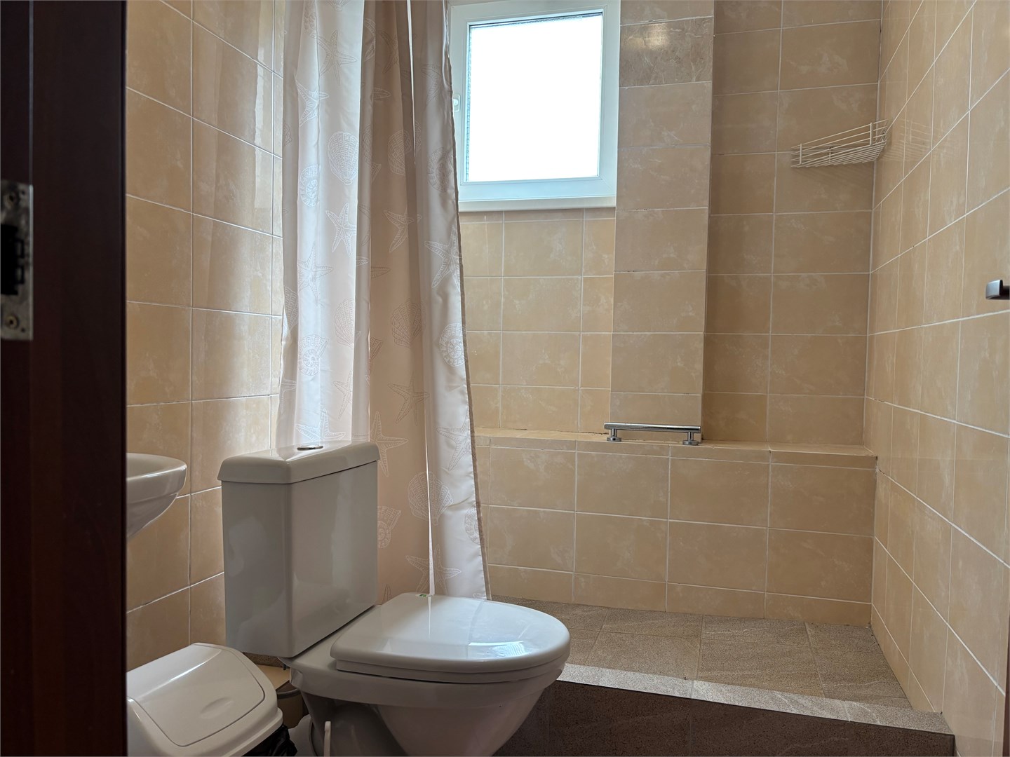 Стандартный двухместный с двуспальной кроватью и 1 дополнительным местом, без балкона в Казачок