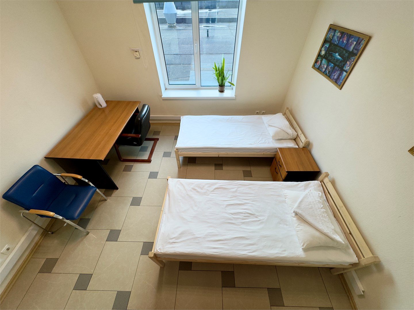 Двухместная комната c 2 односпальными кроватями с электронным замком в Невский