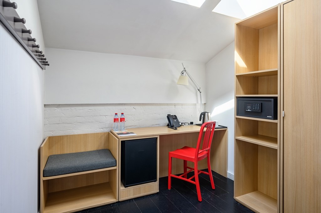 SMART Стандарт с Мансардным окном в Azimut Сити Отель Тульская Москва