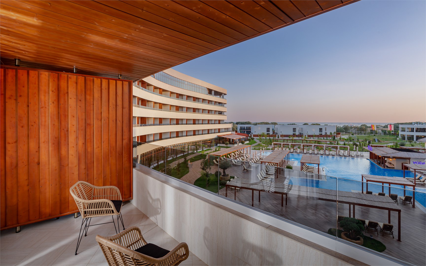 Фотография Deluxe Pool View