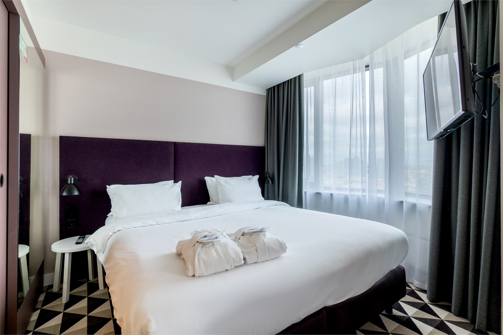 SMART Полулюкс с видом на МИД в Azimut Сити Отель Смоленская Москва