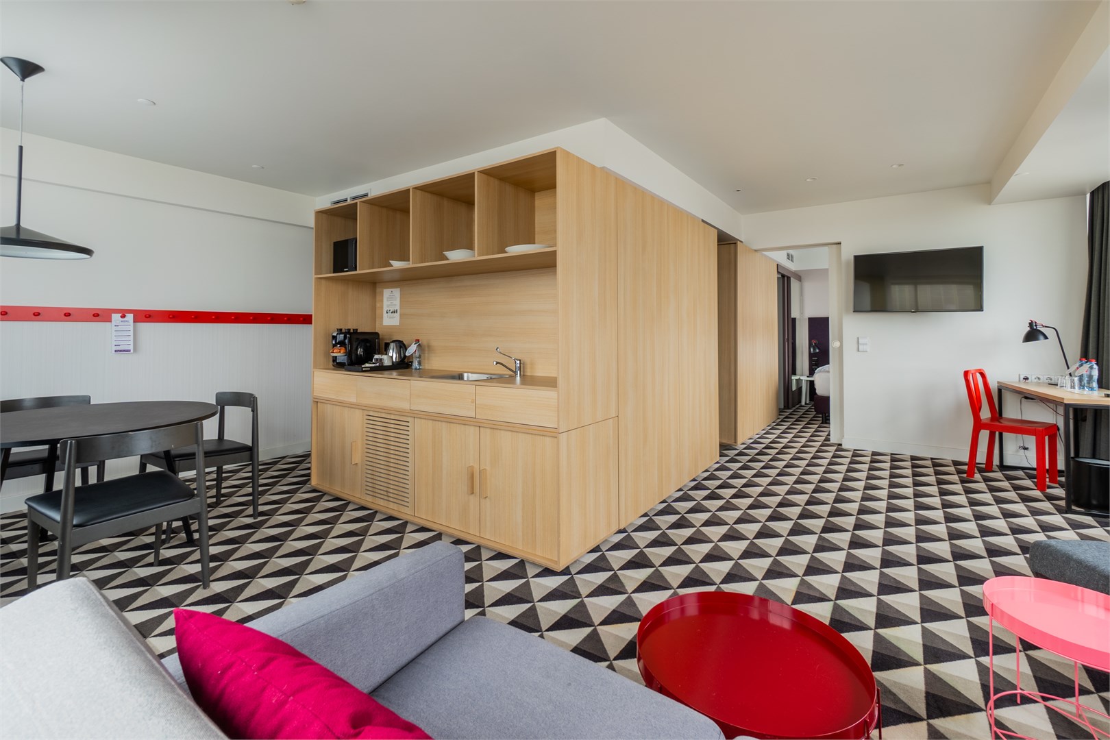 SMART Апартаменты с видом на МИД на клубном этаже в Azimut Сити Отель Смоленская Москва