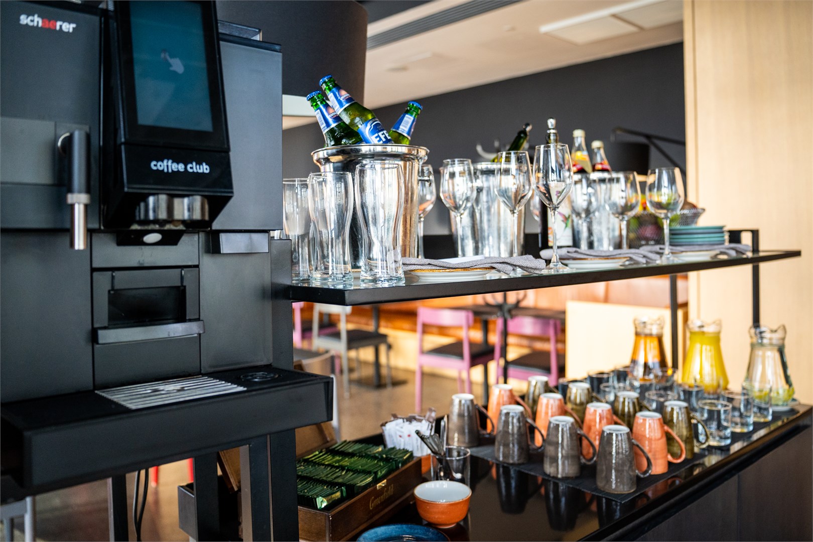 SMART Апартаменты с видом на МИД на клубном этаже в Azimut Сити Отель Смоленская Москва