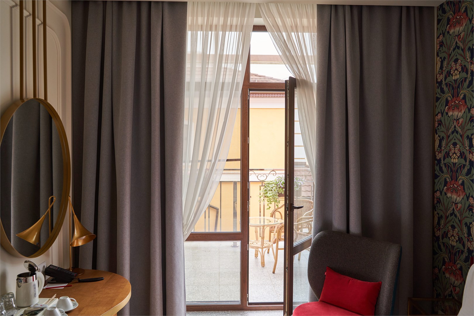 Стандарт с балконом в Azimut Сити Отель Тула