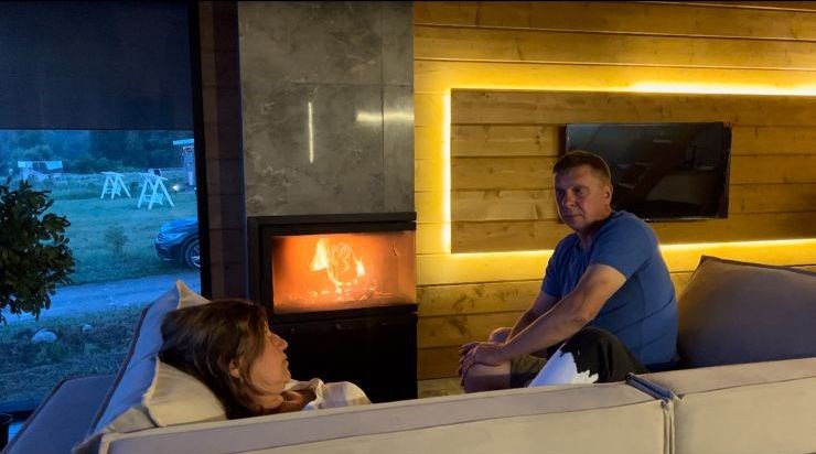 Большой дом на 2 спальни с камином, сауной и чаном (6+2) в Карелия парк