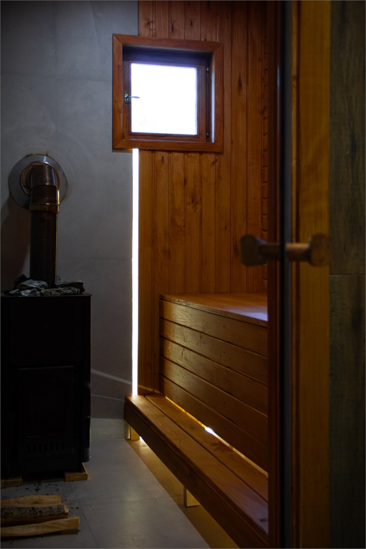 Большой дом на 2 спальни с камином, сауной и чаном (6+2) в Карелия парк