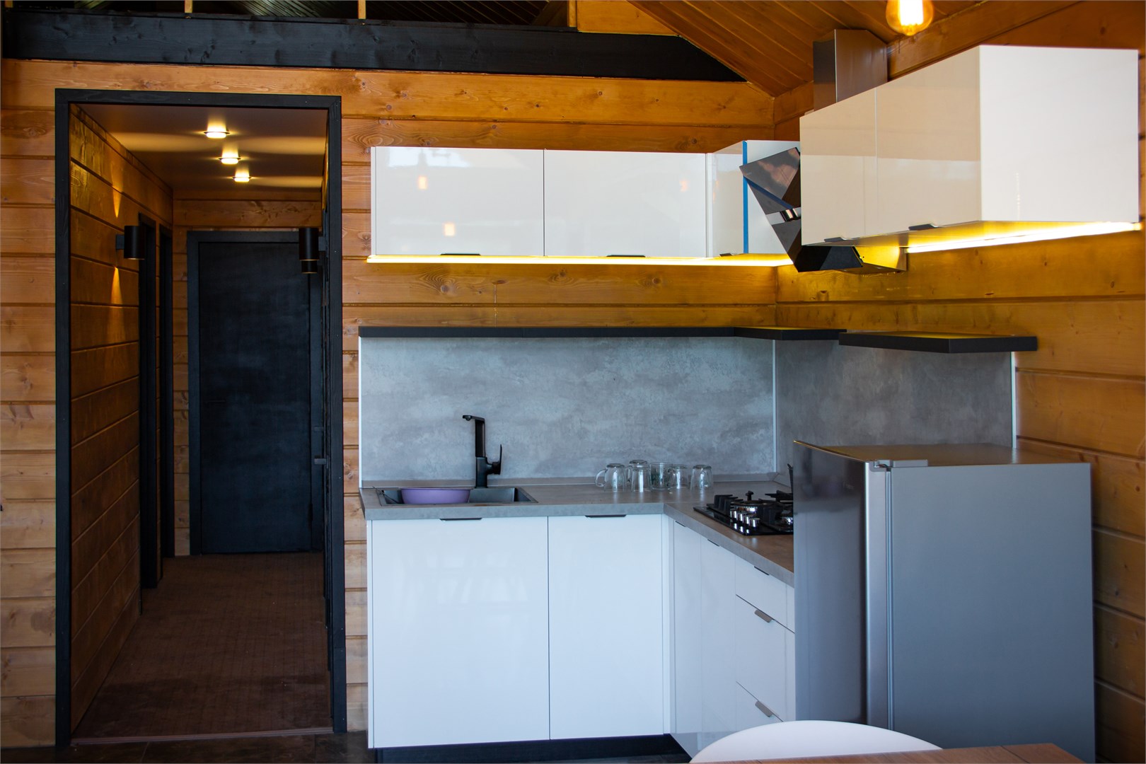 Большой дом на 2 спальни с камином, сауной и чаном (6+2) в Карелия парк