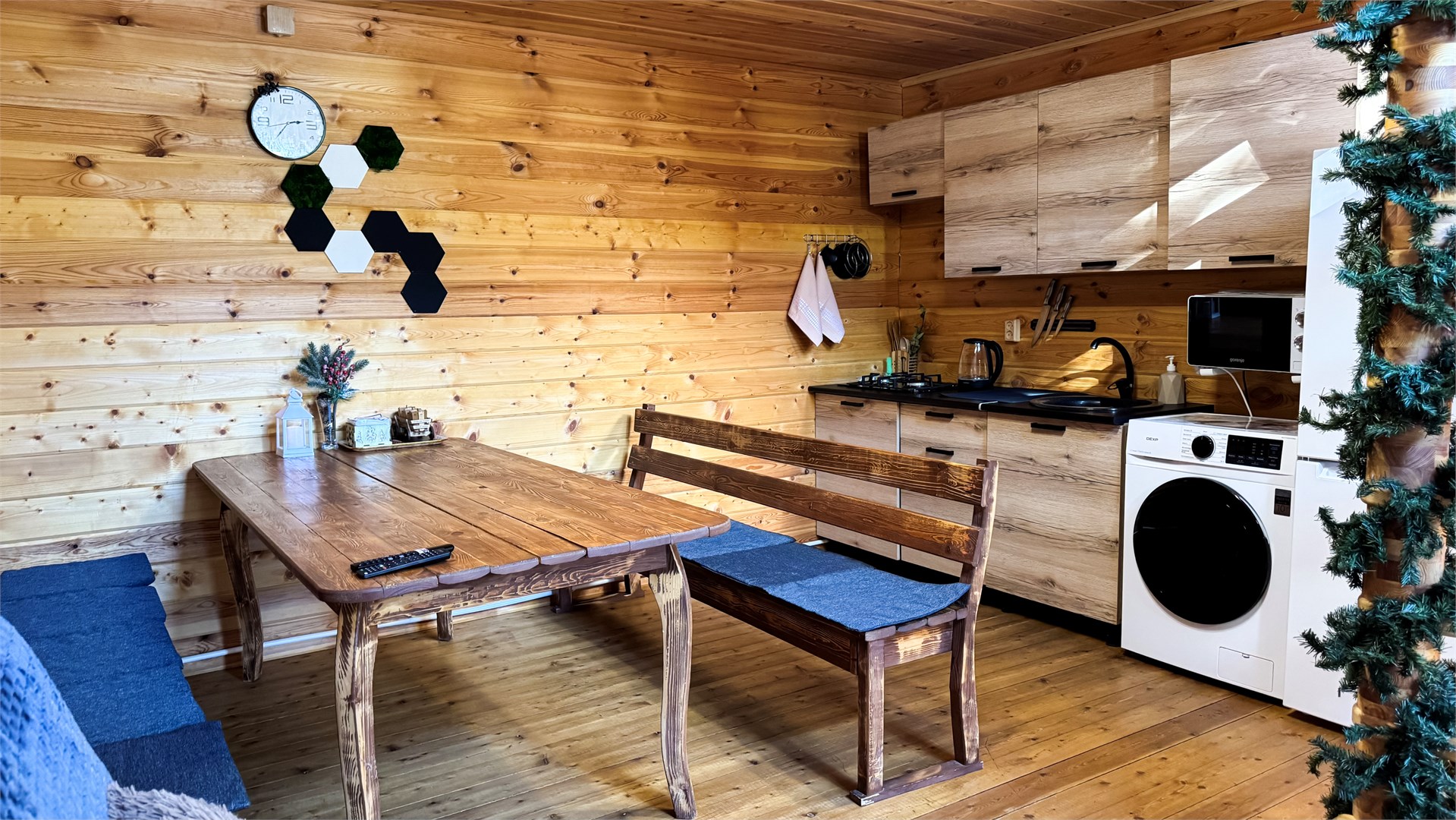 Коттедж на 12 человек в Paradise