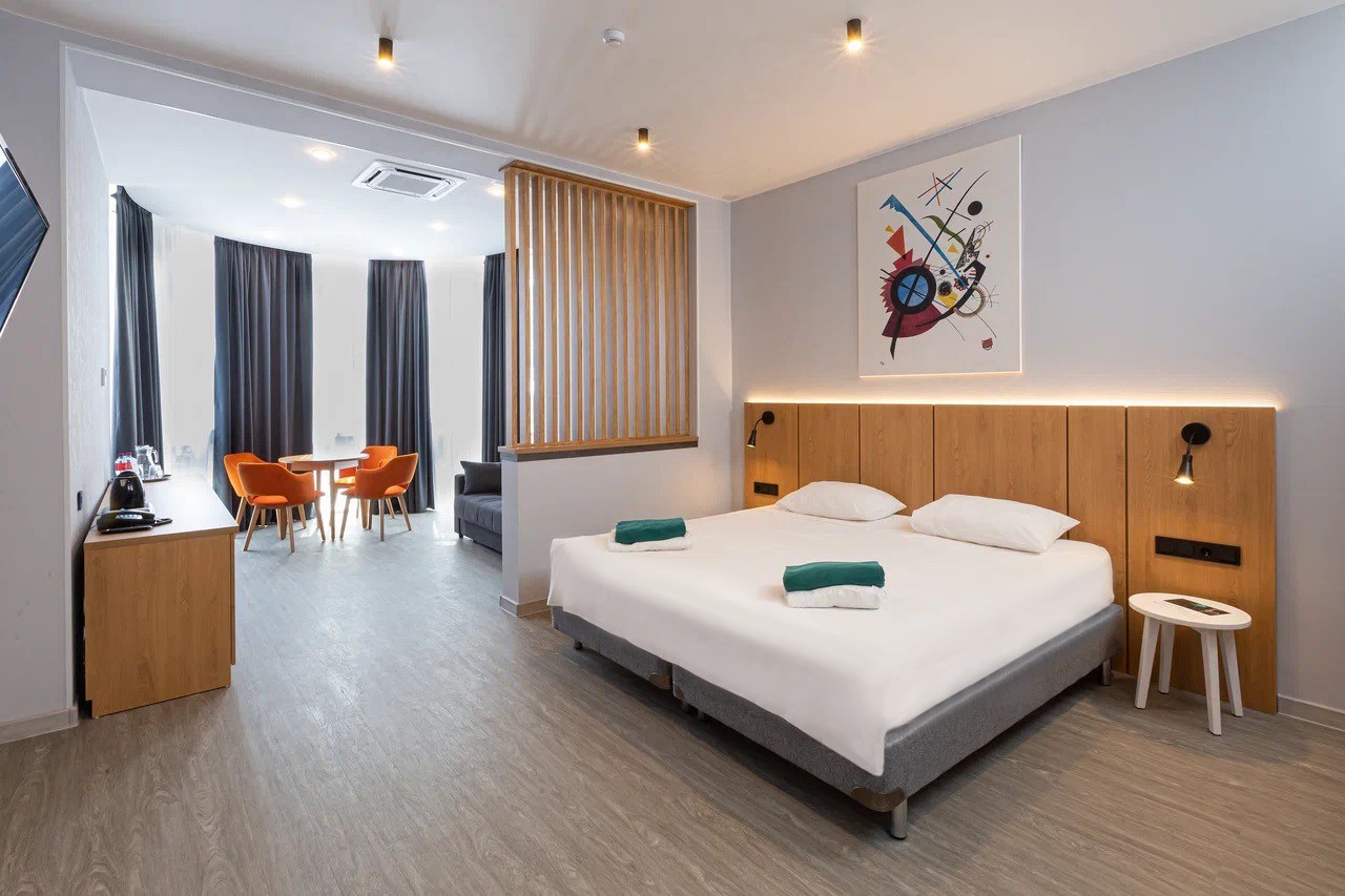 Студия семейная TWIN с видом на море без балкона (Салют) в AZIMUT Здоровье Мыс Видный