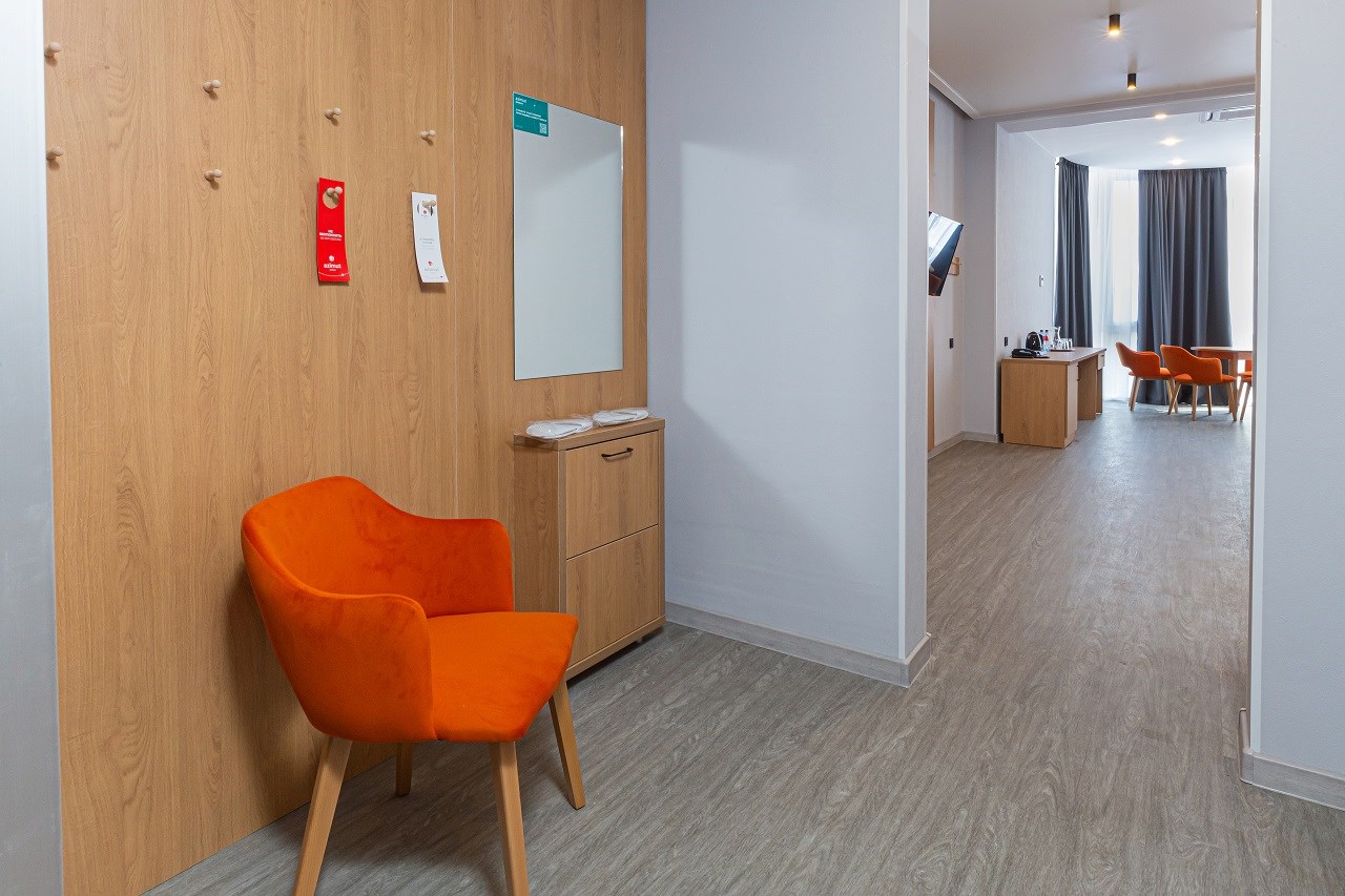 Студия семейная TWIN с видом на море без балкона (Салют) в AZIMUT Здоровье Мыс Видный