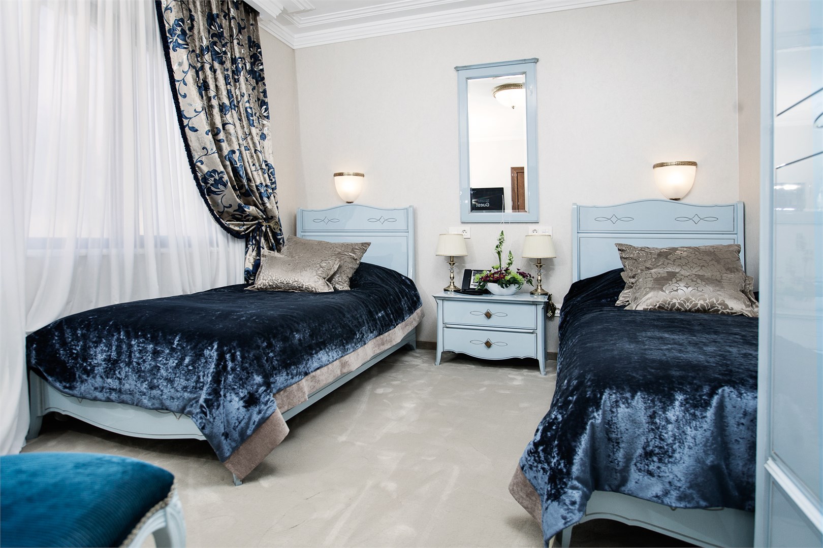 Апартаменты (Вилла с двумя спальнями, с завтраком) в Lazurnaya hotel&SPA