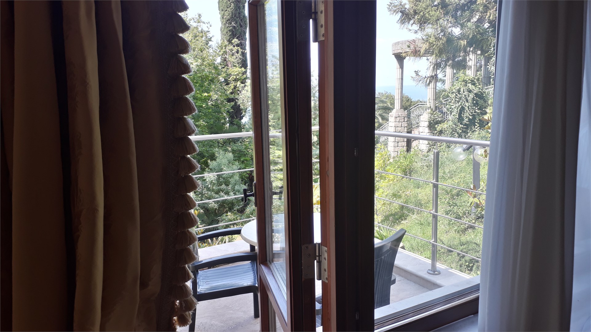 Апартаменты (Вилла с двумя спальнями, с завтраком) в Lazurnaya hotel&SPA