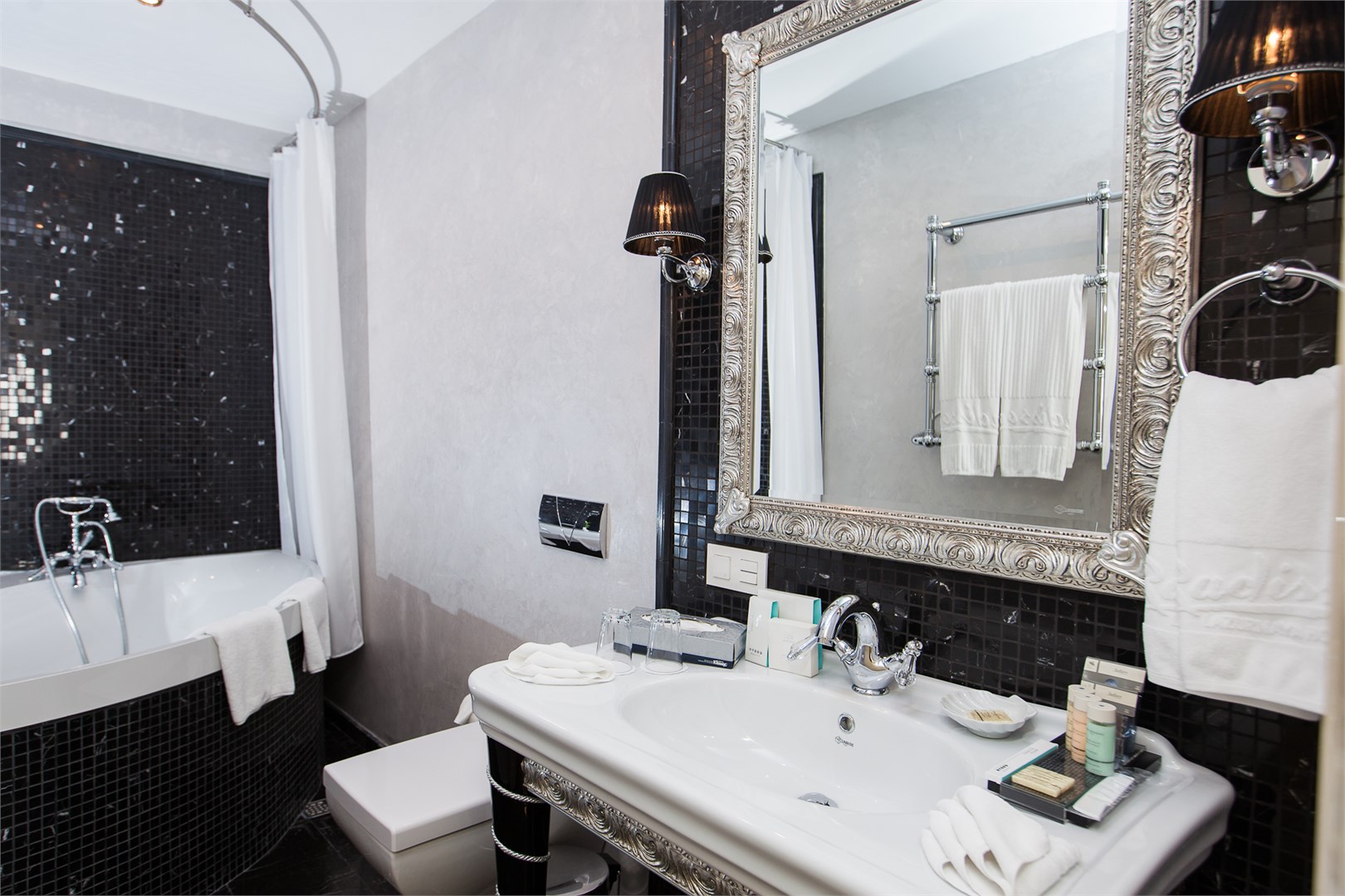 Апартаменты (Вилла с двумя спальнями, с завтраком) в Lazurnaya hotel&SPA