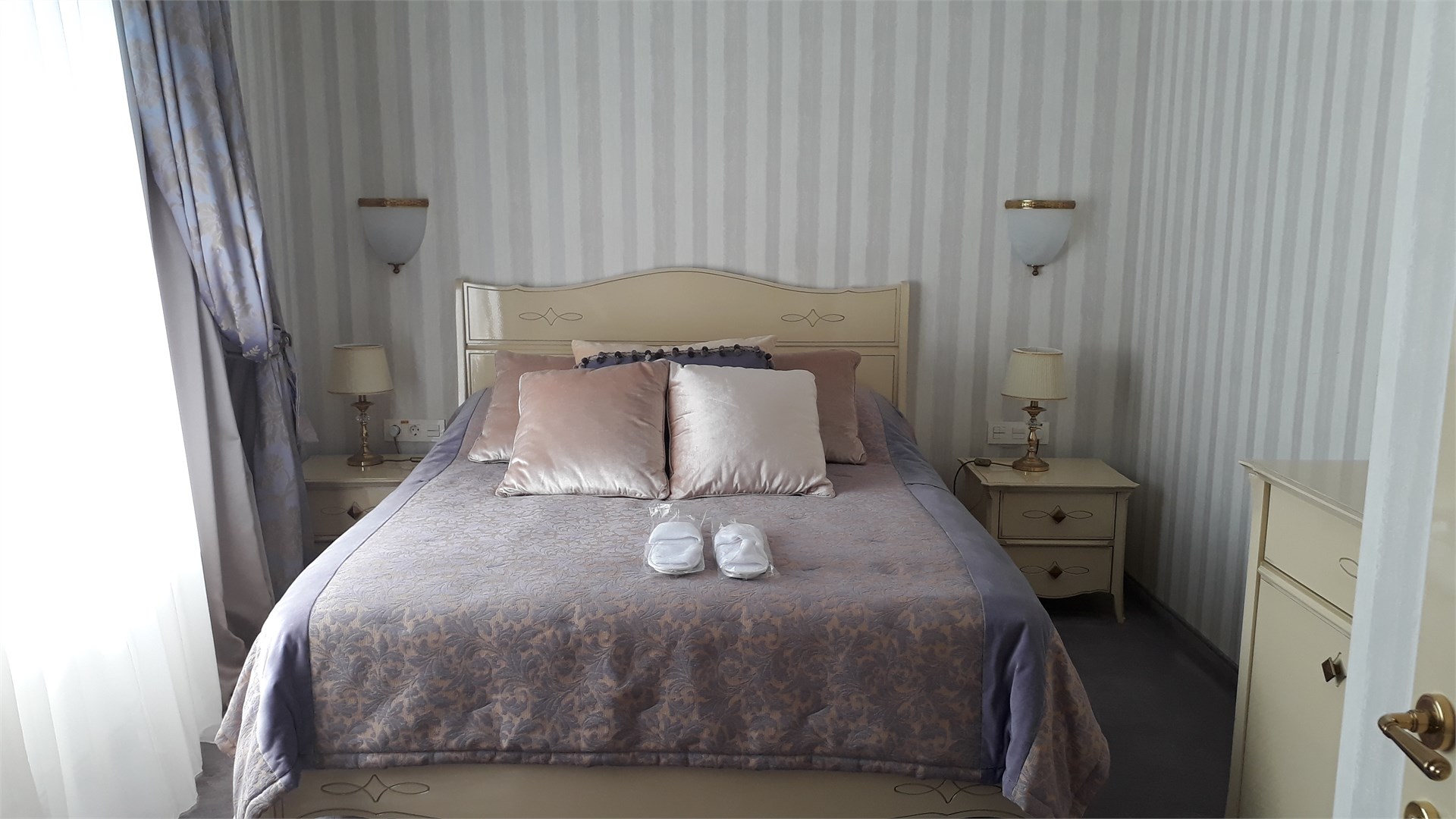 Апартаменты (Вилла с двумя спальнями, с завтраком) в Lazurnaya hotel&SPA