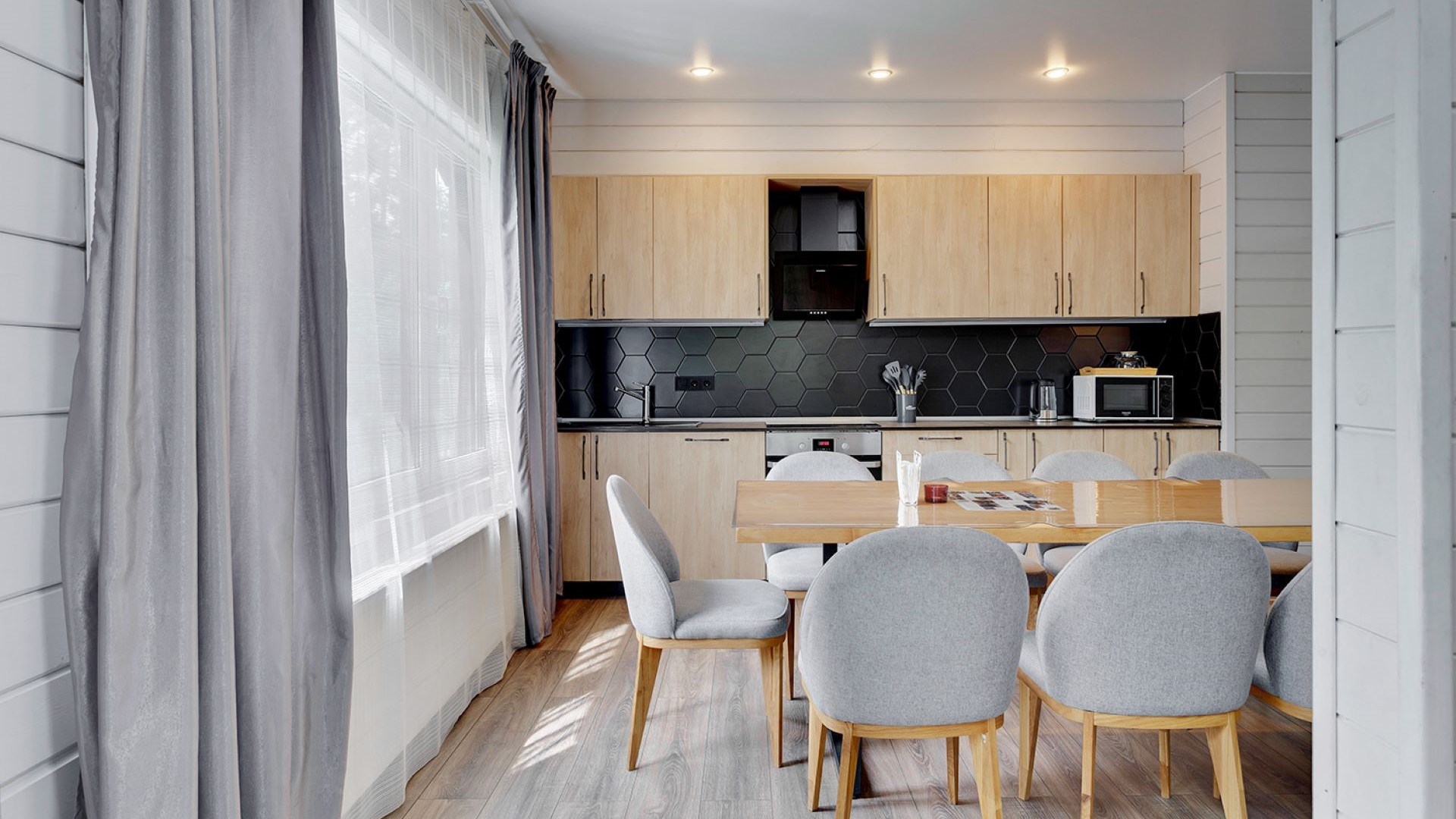 Коттедж «Королевский 33» в Царство-Королевство