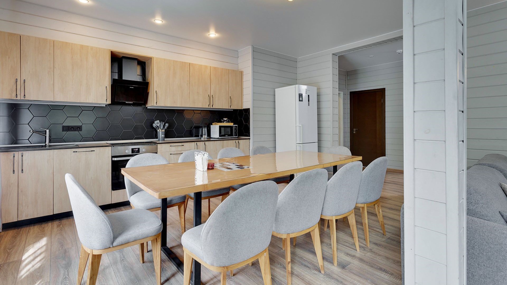 Коттедж «Королевский 33» в Царство-Королевство