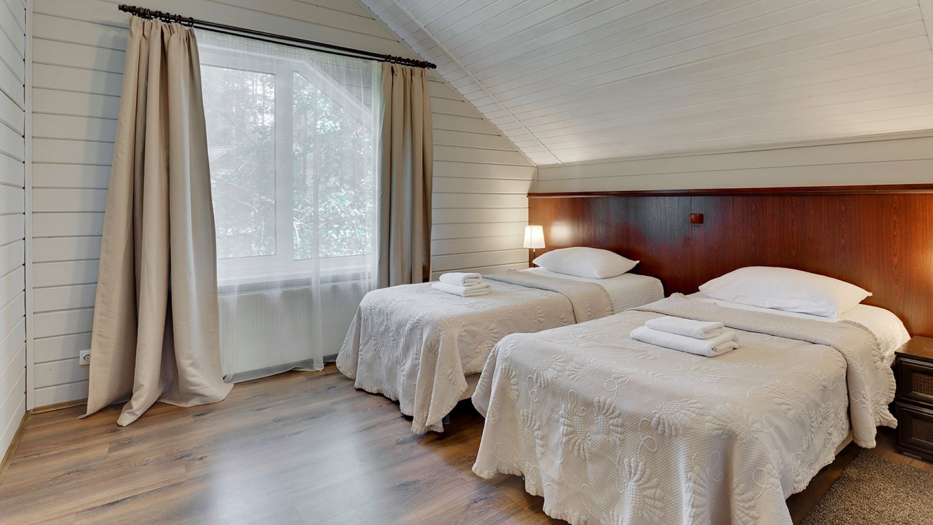 Коттедж «Королевский 33» в Царство-Королевство