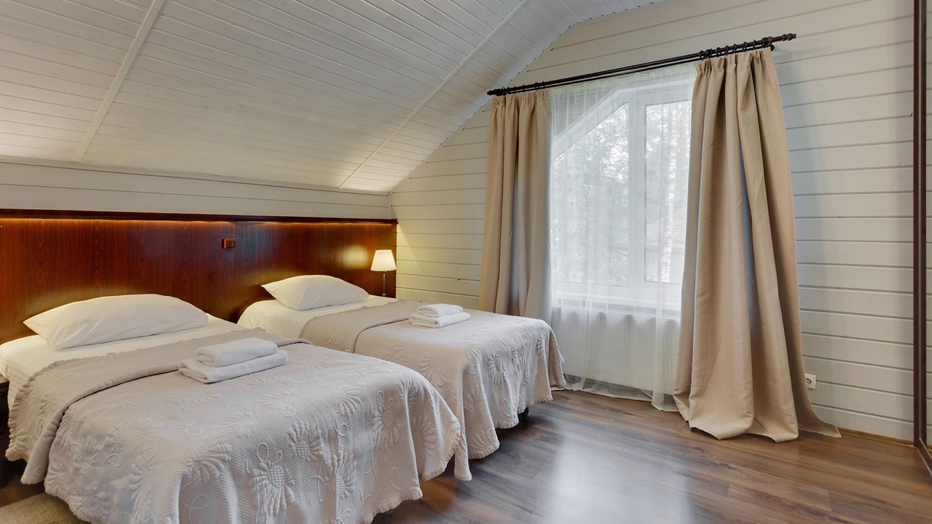 Коттедж «Королевский 33» в Царство-Королевство