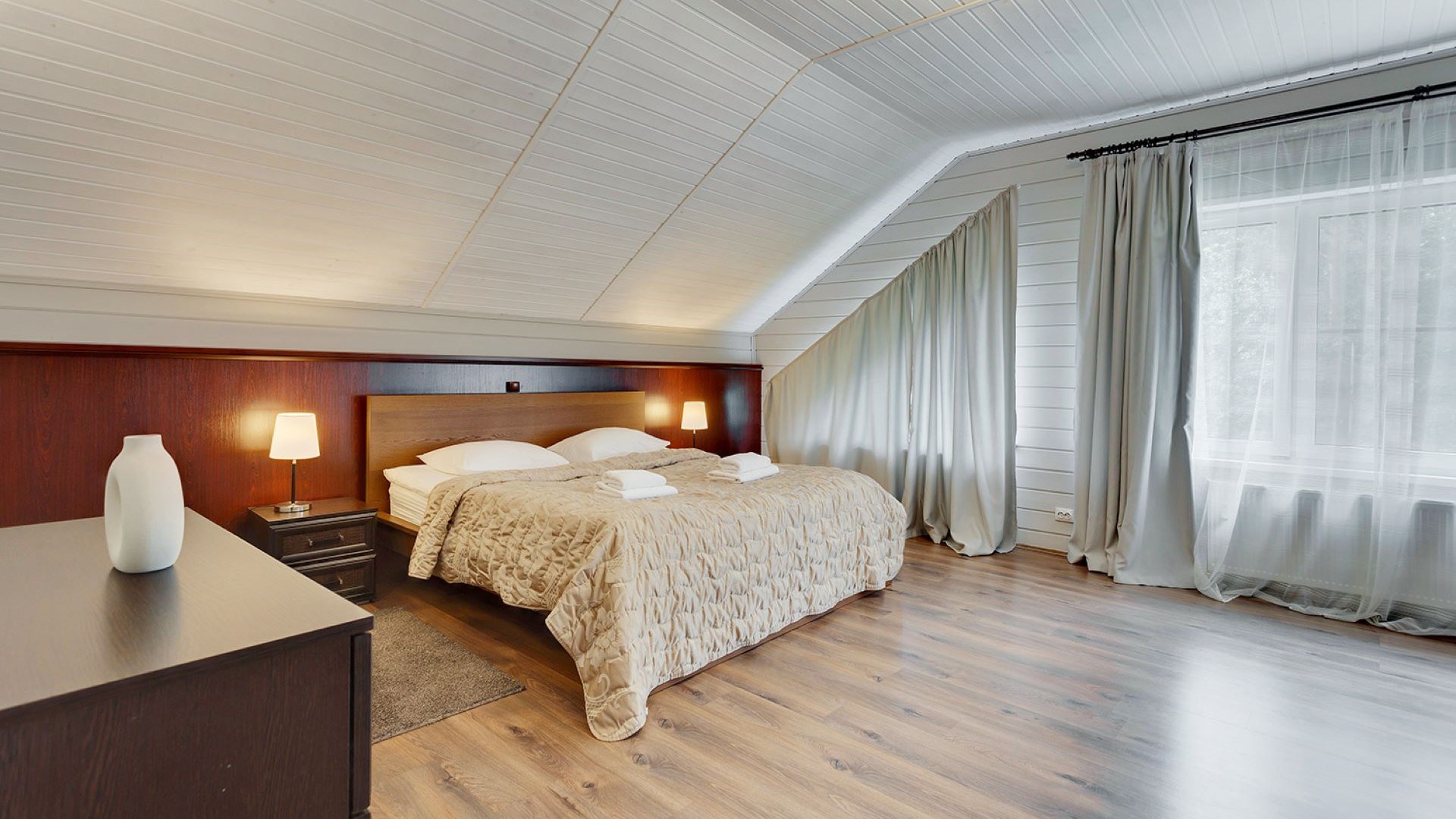 Коттедж «Королевский 33» в Царство-Королевство