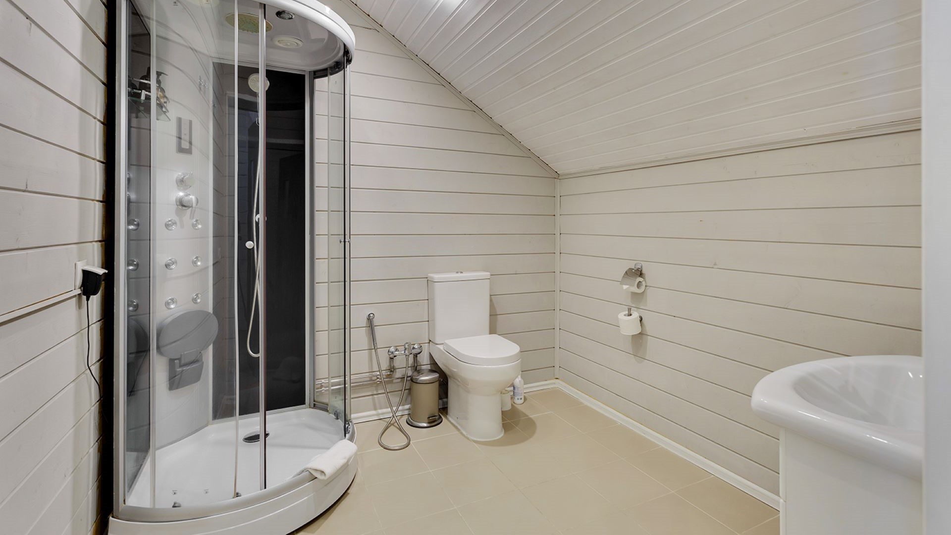 Коттедж «Королевский 33» в Царство-Королевство