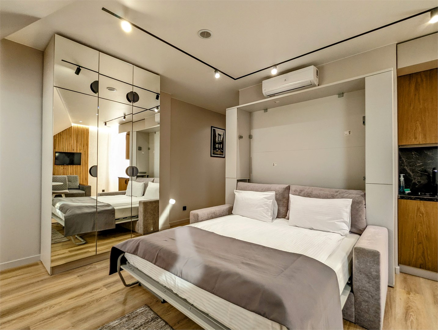 Апартамент "Люкс семейный" в Пушкин НеоЛит