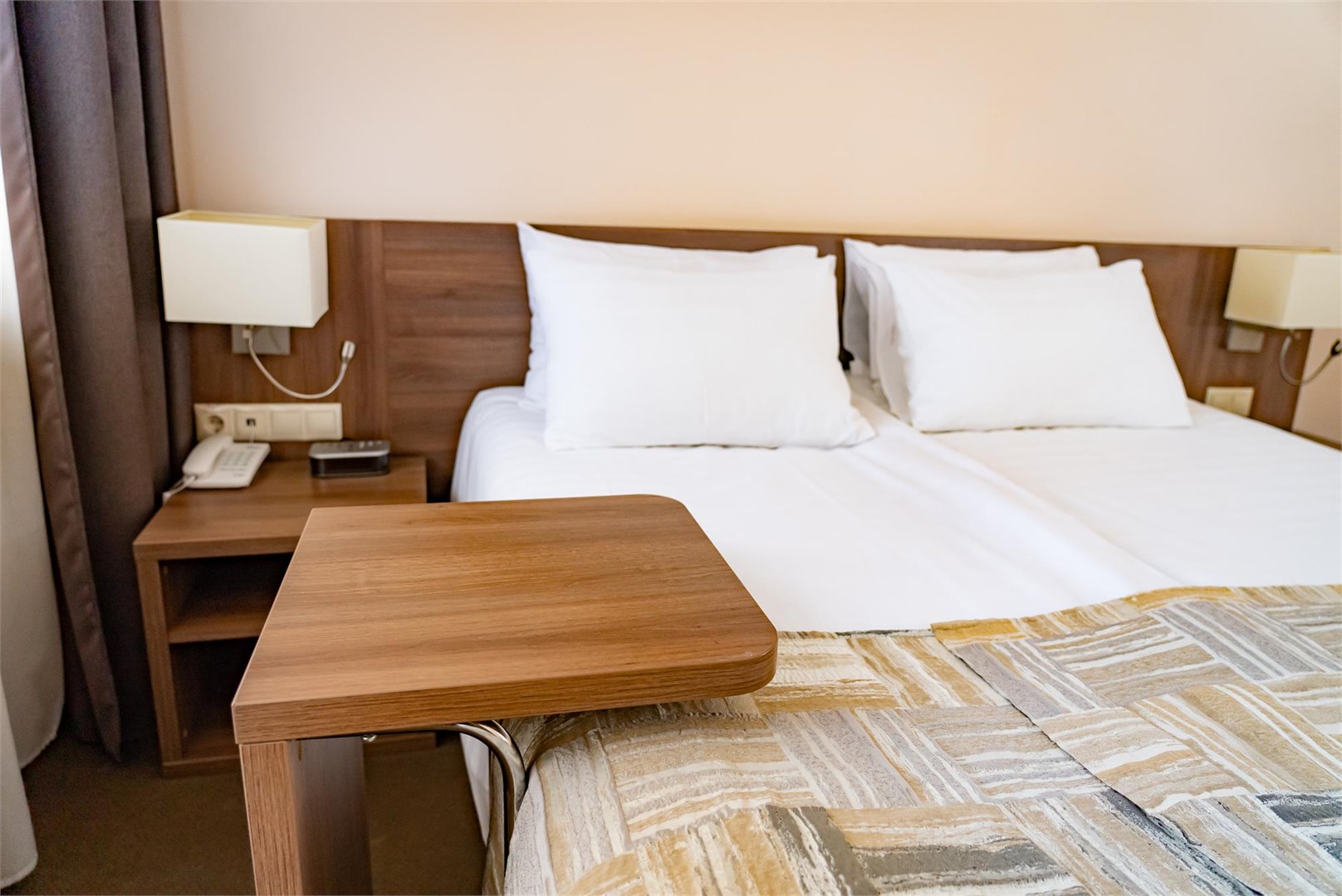 Полулюкс улучшенный / Главный корпус в Десна