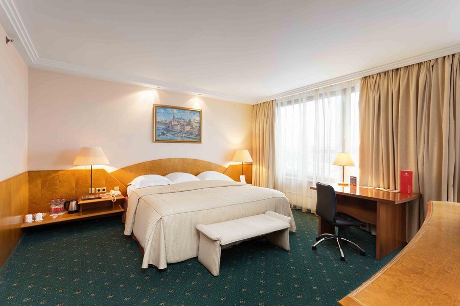 Люкс с панорамным видом в Azimut Сити Отель Олимпик Москва