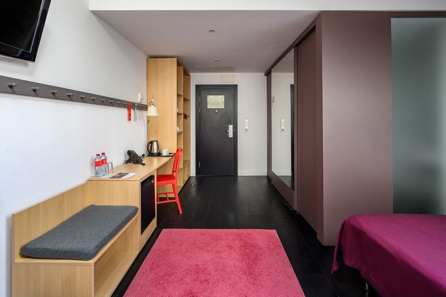 SMART Полулюкс с мансардным окном в Azimut Сити Отель Тульская Москва